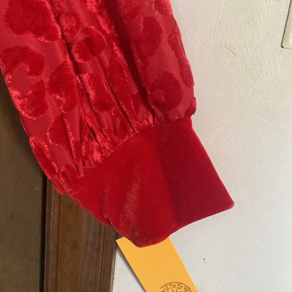 3/$45 Ruby rd velvet red top with abstract animal print leopard print sleeves PL - Picture 8 of 17